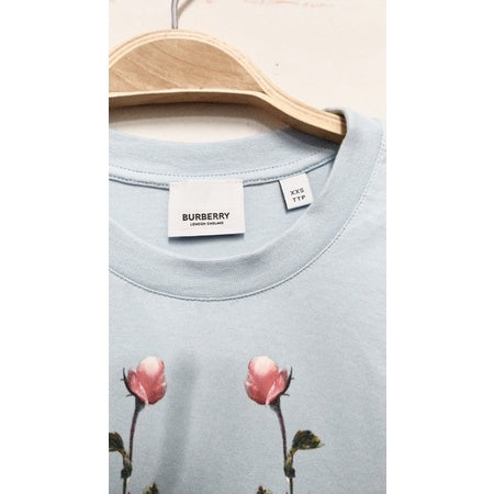 BURBERRY 8037468 淡藍黑字logo花朵 棉T 保證正品