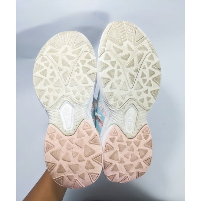 Adidas 超輕量網眼鞋 100%保證真品