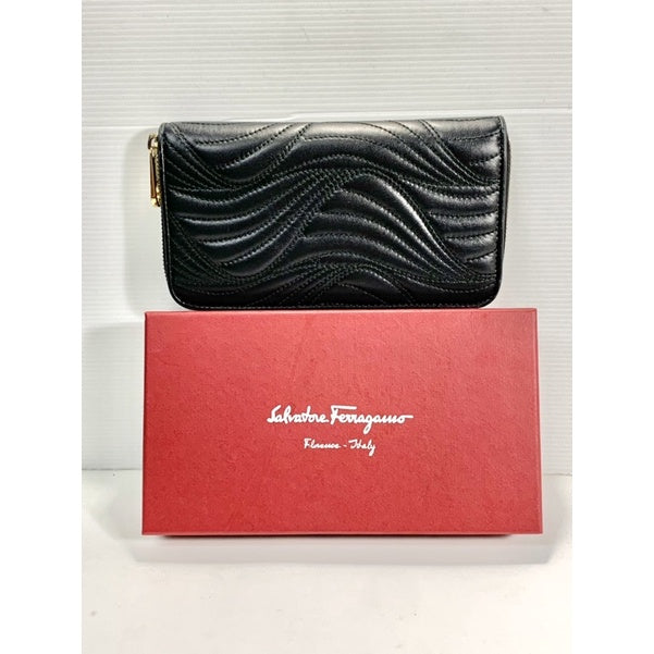 Salvatore Ferragamo 刺繡 真皮 長夾 保證真品