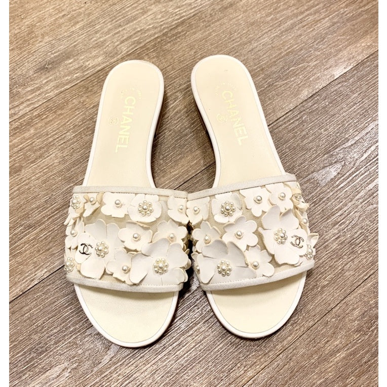 CHANEL 香奈兒 花瓣珍珠全白涼鞋 保證正品 38號
