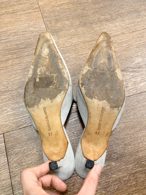 MANOLO BLAHNIK 鈕扣造型尖頭鞋 37號