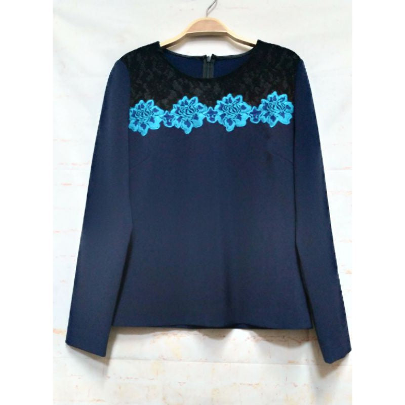 MADEMOISELLE 刺繡花朵 氣質上衣