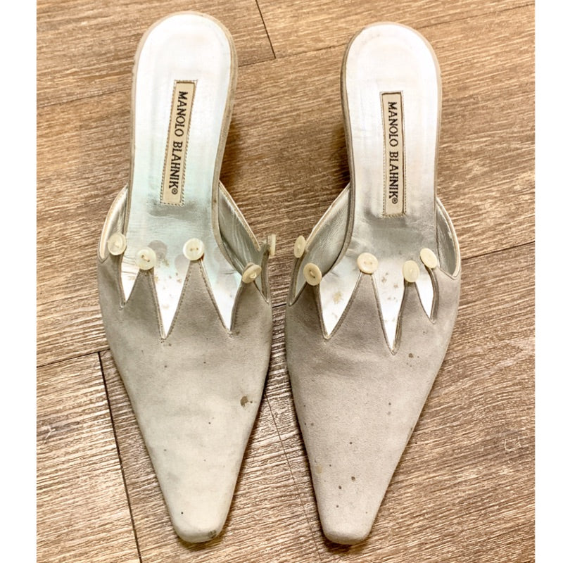 MANOLO BLAHNIK 鈕扣造型尖頭鞋 37號