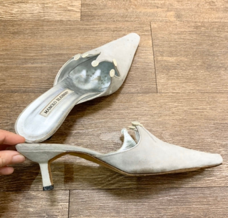 MANOLO BLAHNIK 鈕扣造型尖頭鞋 37號