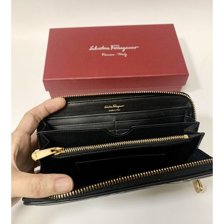FERRAGAMO 全黑壓紋 真皮長夾 有盒有卡 保證正品