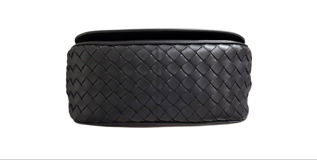 BOTTEGA VENETA 黑色 編織 羊皮 復古轉扣 翻蓋 斜背包 保證正品