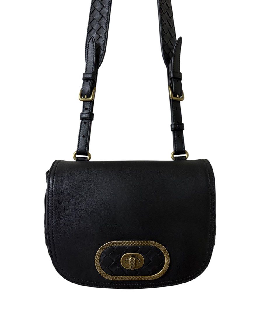 BOTTEGA VENETA 黑色 編織 羊皮 復古轉扣 翻蓋 斜背包 保證正品