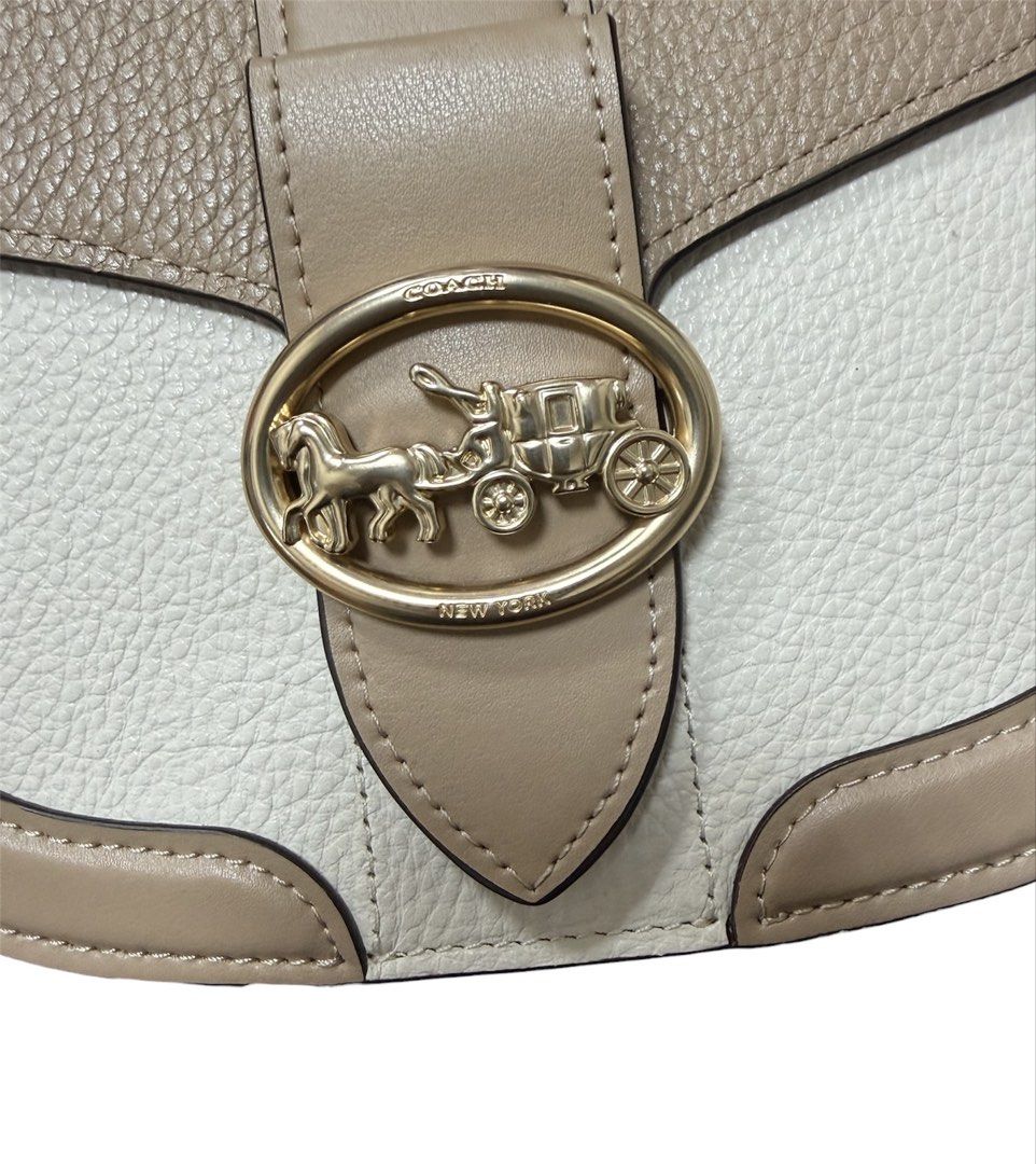 近新品❗️ ❗️ ❗️ COACH 杏色 粉色 拼接 馬鞍包 斜背包 保證正品