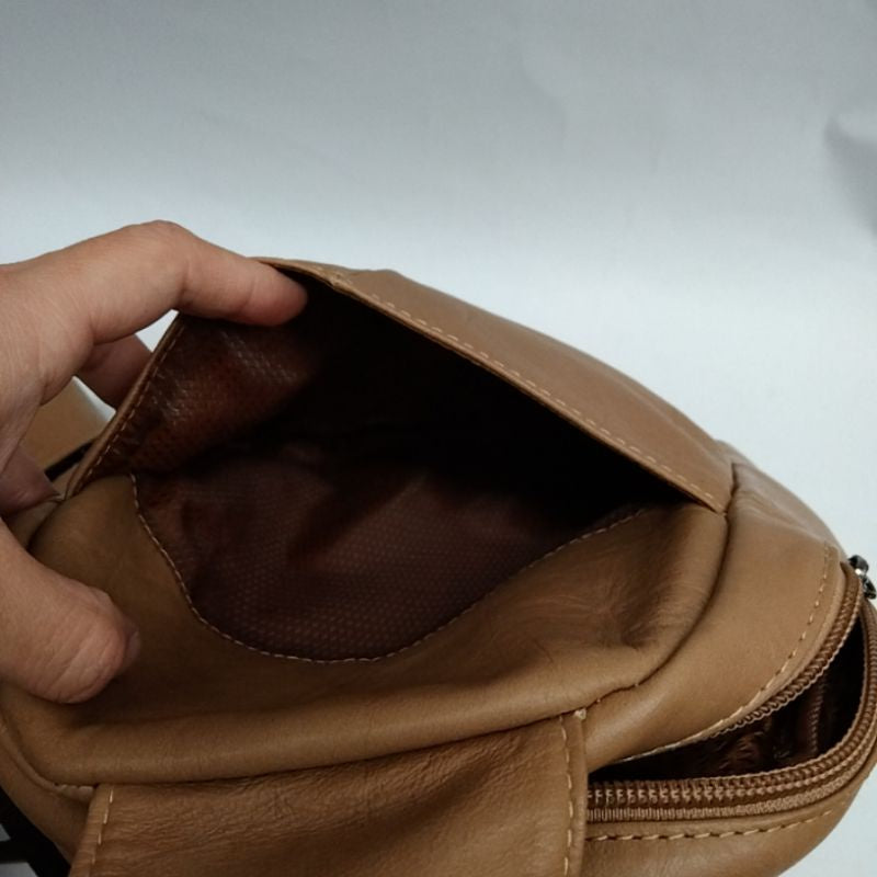 蛋形褐色真皮包 腰包