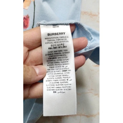 BURBERRY 8037468 淡藍黑字logo花朵 棉T 保證正品