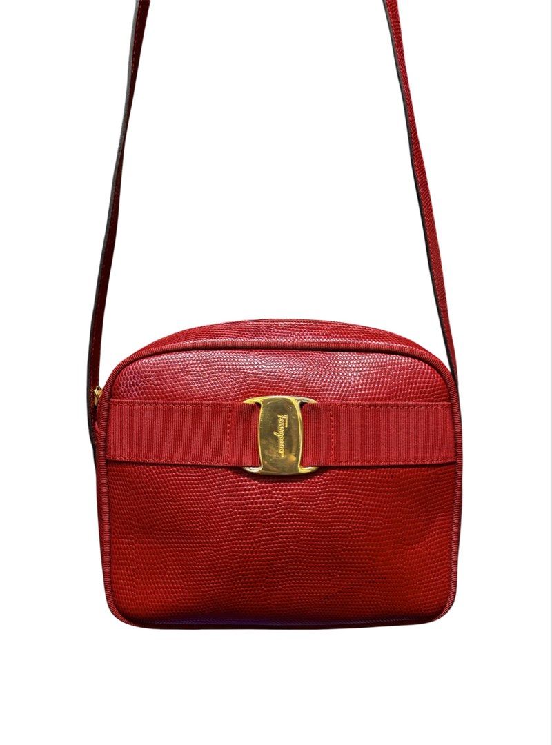 FERRAGAMO 紅色 蜥蜴紋壓紋 斜背包