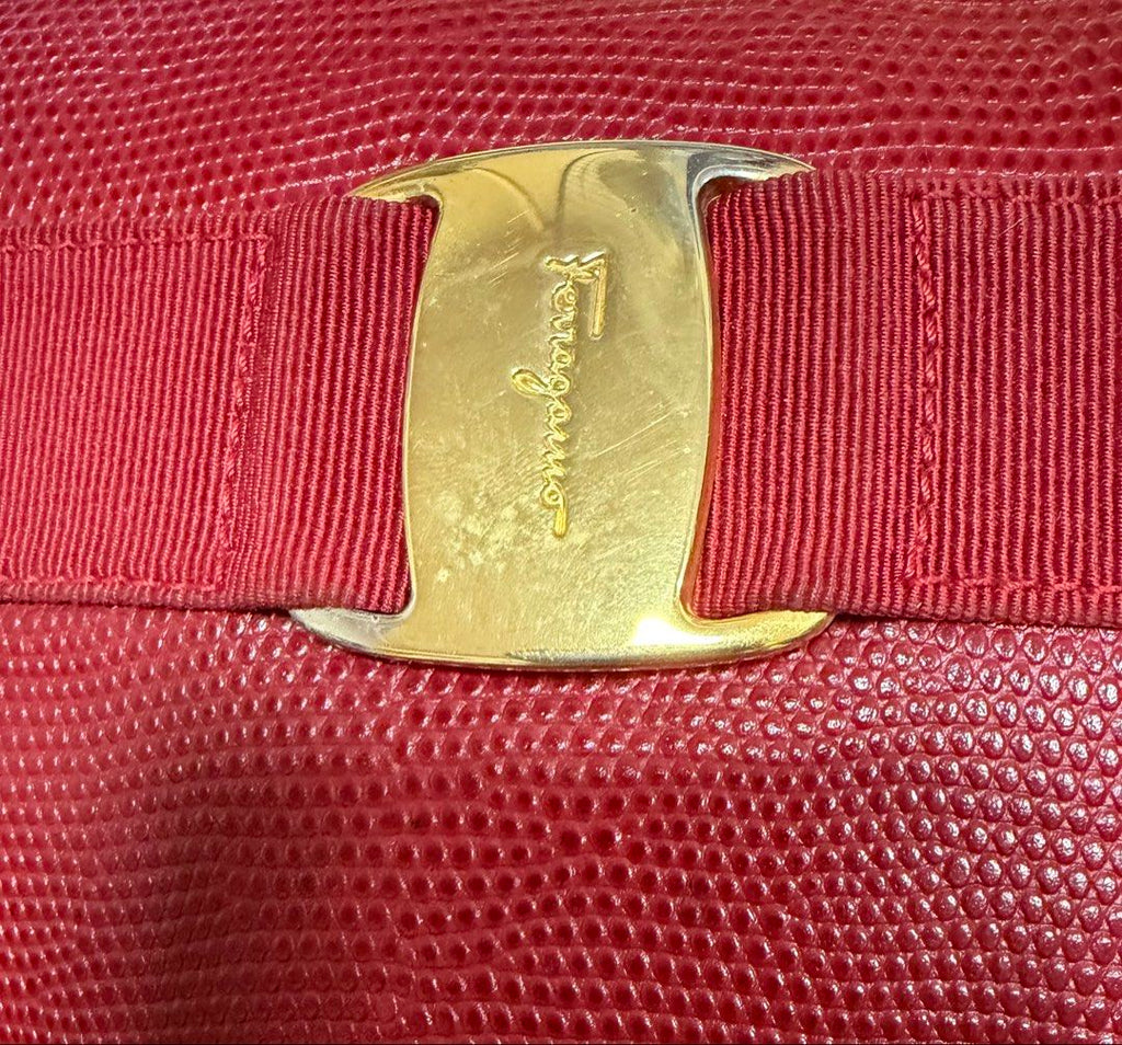 FERRAGAMO 紅色 蜥蜴紋壓紋 斜背包