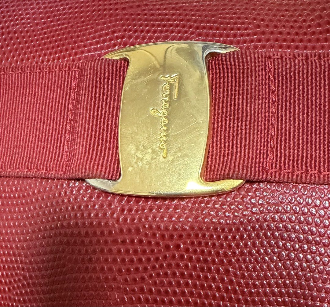 FERRAGAMO 紅色 蜥蜴紋壓紋 斜背包