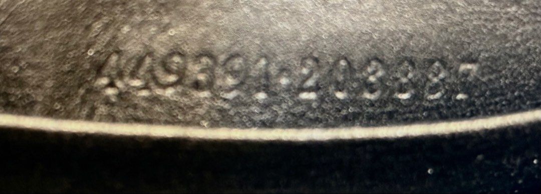 GUCCI 449391 壓紋logo真皮長夾 保證正品