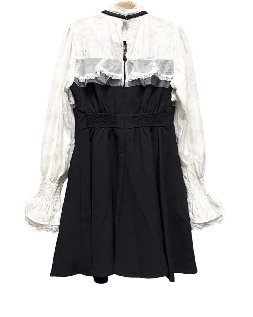 全新品❗️ ❗️ ❗️ ROJITA 白黑 拼接 長袖 縮口 洋裝