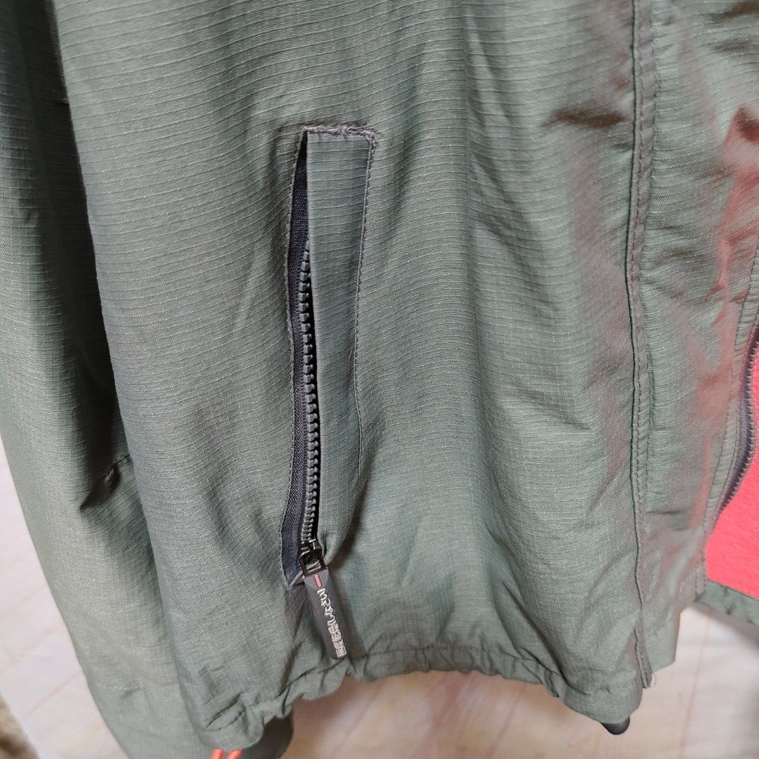 SUPERDRY極度乾燥 防風外套 綠色 螢光粉 保證正品