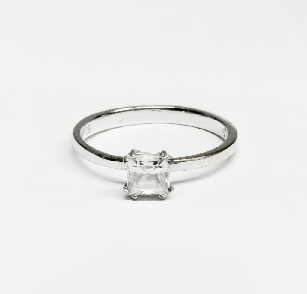 SWAROVSKI 施華洛世奇 戒指 銀色 保證正品