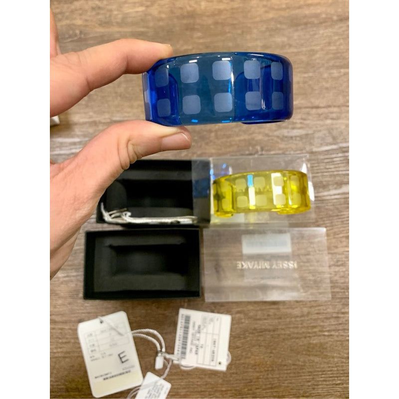 ISSEY MIYAKE 三宅一生 全新果凍壓克力手環全新盒裝有吊牌