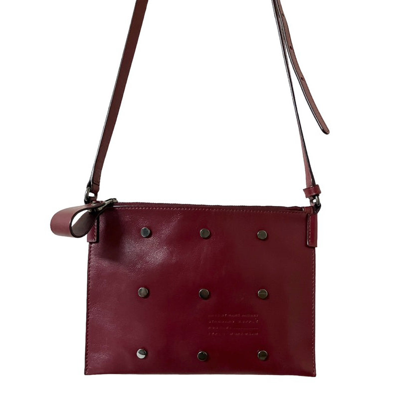 MARC BY MARC JACOBS 酒紅色卯釘斜背包 保證正品