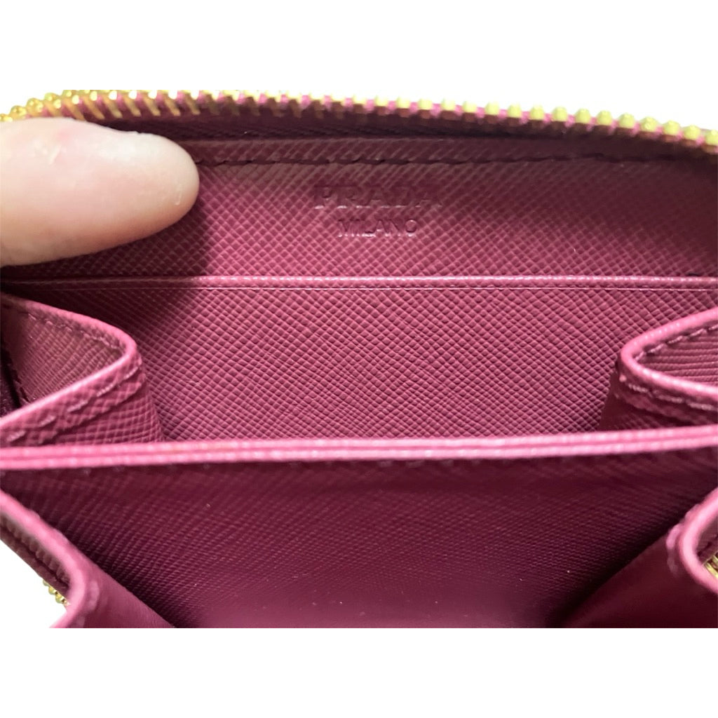 離櫃近新大全配❗️❗️❗️PRADA 桃紅色 防刮皮 小卡包 保證正品