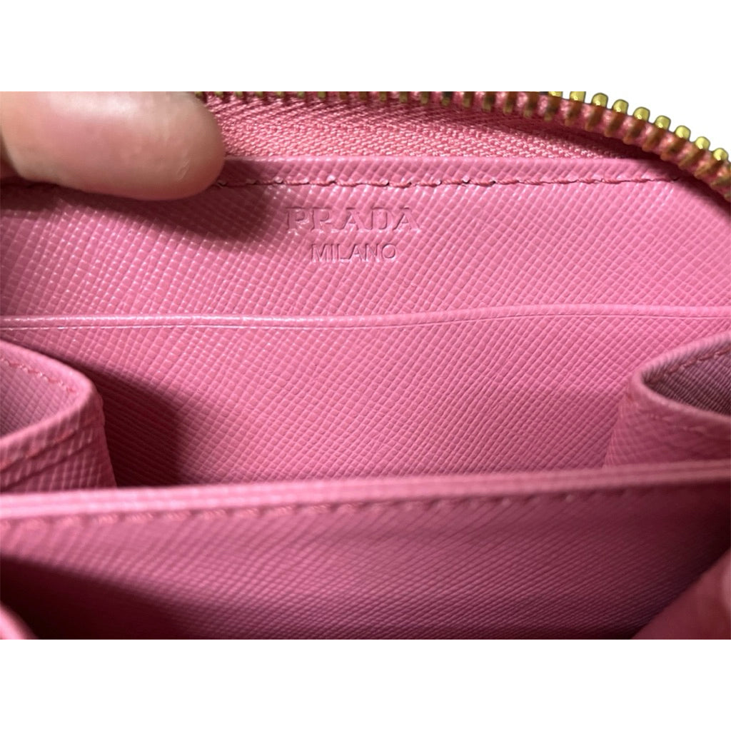 離櫃近新大全配❗️❗️❗️PRADA 粉紅色 防刮皮 小卡包 保證正品