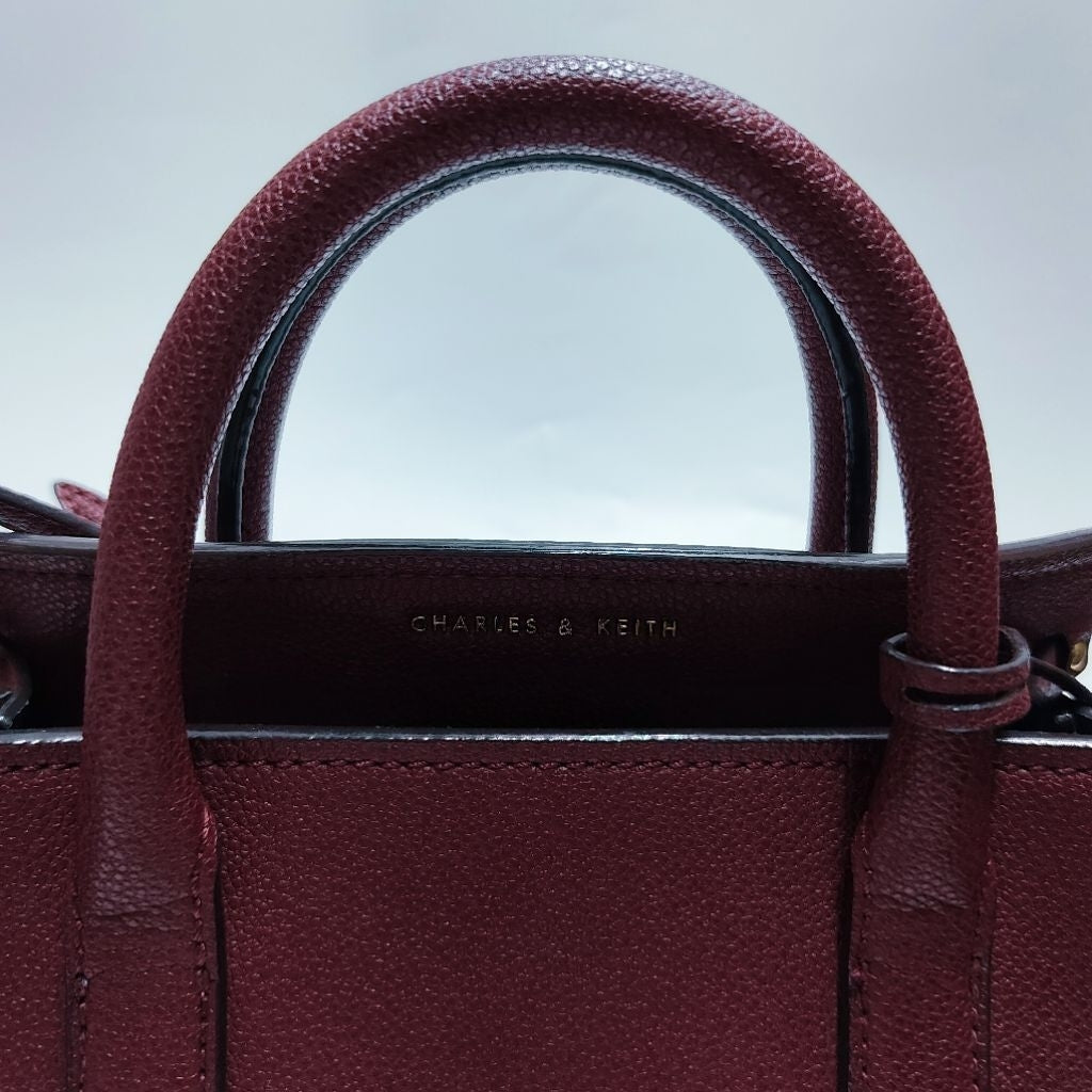 CHARLES & KEITH 斜背包 肩背包 小包 暗酒紅色 保證正品