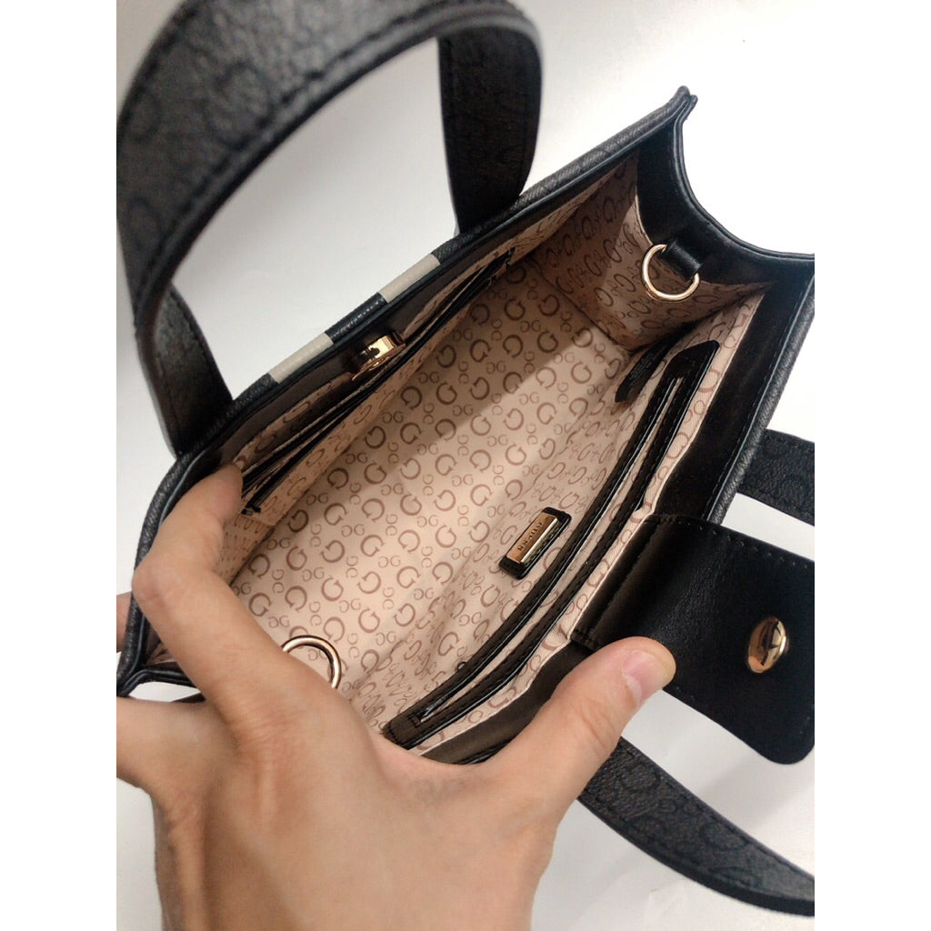 全新品❗️GUESS 全新 深灰色 手提 斜背 小方包 保證正品