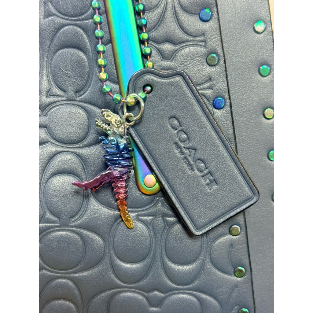 ⚠️請詳閱商品敘述‼️‼️COACH DREAMER 幻彩 包 暴龍小吊飾 全新品 保證正品
